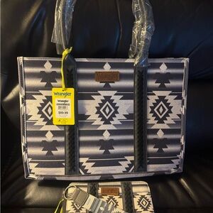 Large Black/White Wrangler Tote/Handbag/Purse with Lap Top Sleeve & Wallet-NEW